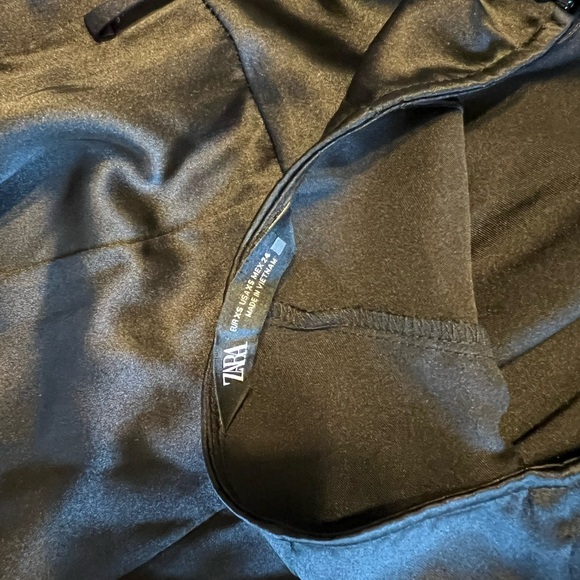 SATIN EFFECT HALTER JUMPSUIT XS ZARA BLACK - Picture 7 of 11